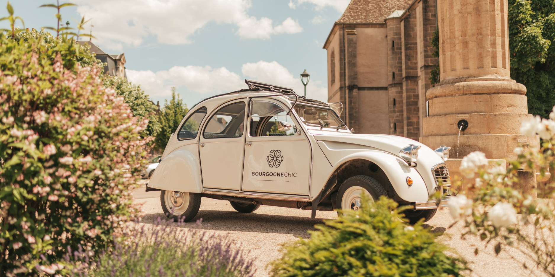 Les plus beaux villages de Bourgogne à découvrir en 2CV